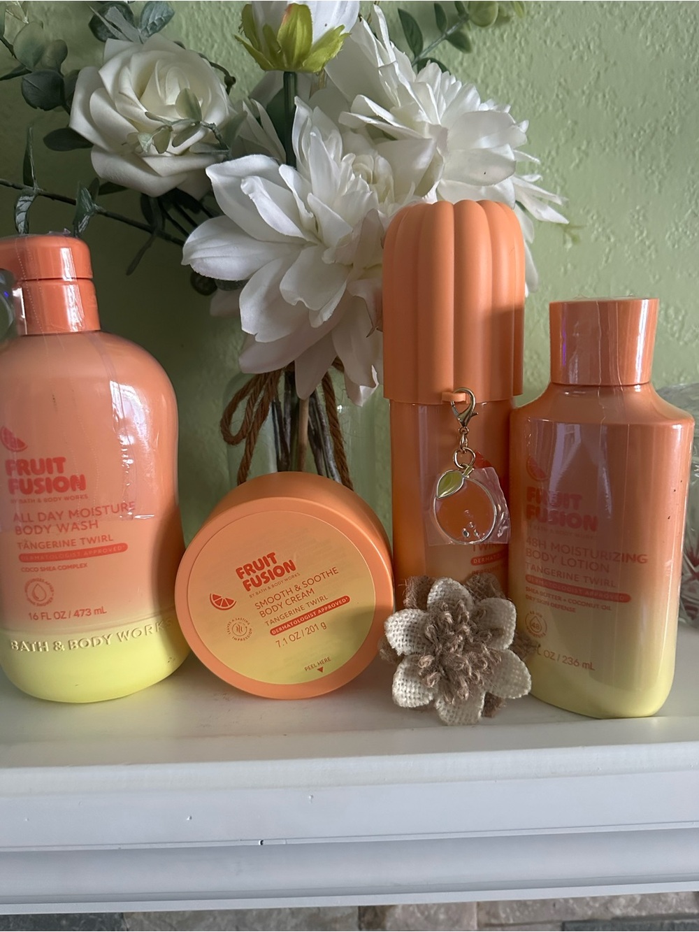 Bath & Body Works Fruit Fusion Tangerine Twirl Body Care Set - Orange (4) PC